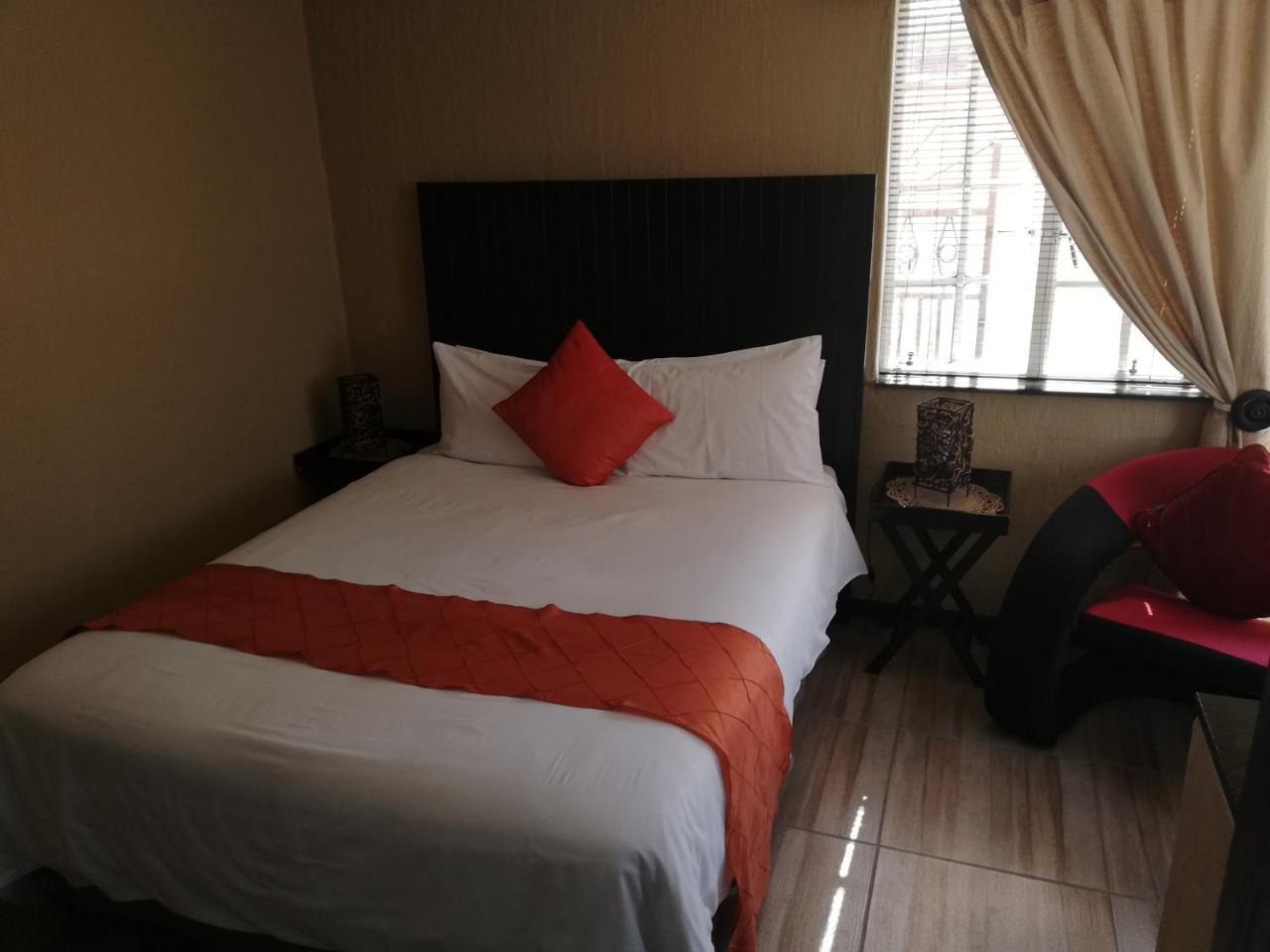 Villa Schreiner Guest House Randburg Bagian luar foto